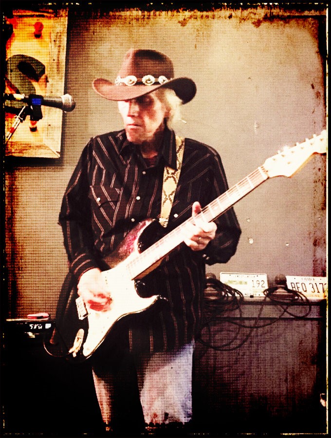 /uploads2/163579_6_14_2017_1_09_01_PM_-_HW_Roots_Static Noise Edit.jpg